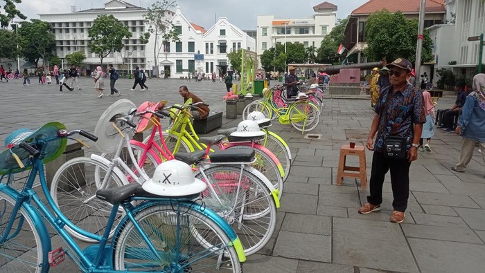 Perjuangan dan Risiko dalam Menjalankan Usaha Penyewaan Sepeda di Kota Tua: Tantangan Sepeda Dicuri Turis