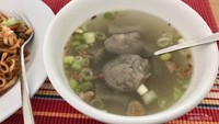 Menu mie bakso tetap jadi favorit kami saat lebaran