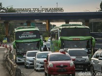 Ada One Way, Exit Tol Cikampek Macet Panjang