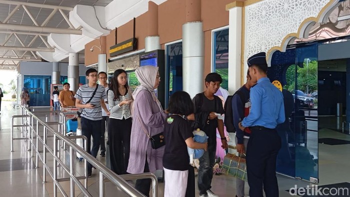 Arus balik di Bandara SMB II Palembang.