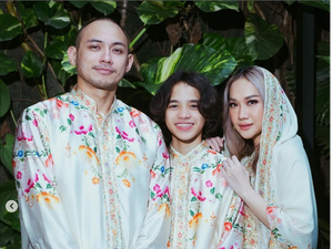7 Gaya BCL Rayakan Lebaran Pertama dengan Tiko, Datangi Makam Ashraf