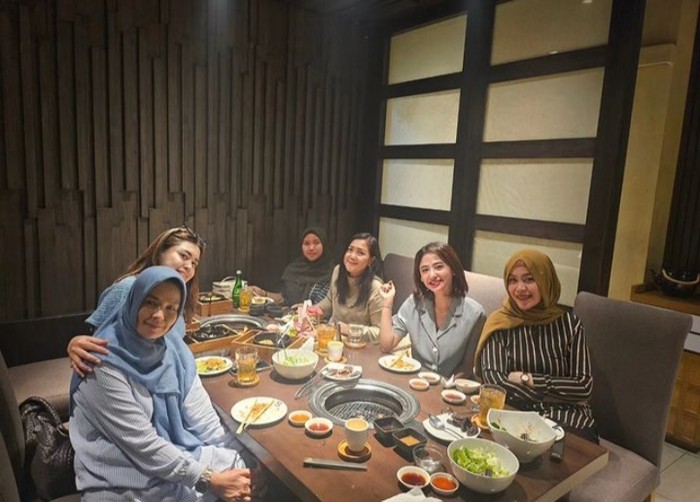 Dewi Perssik Dewi Perssik