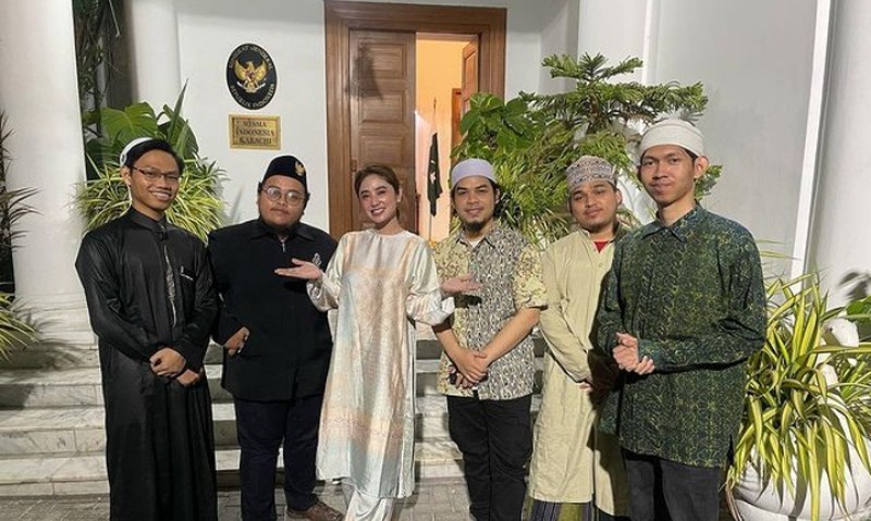 Dewi Perssik