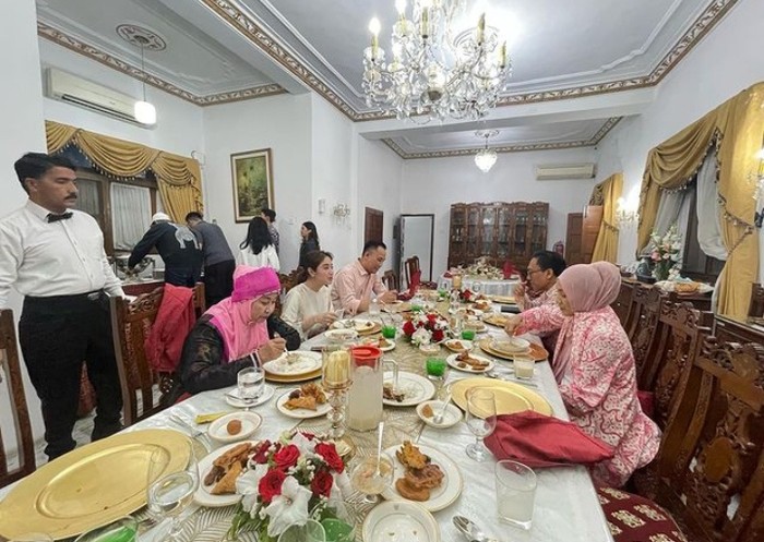 Dewi Perssik Dewi Perssik