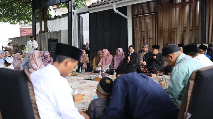 Gelar Open House, kediaman Bupati Banyuwangi diserbu ribuan warga