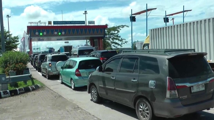 Gerbang Tol Palindra.