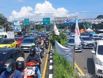 Long Weekend Horor: Jalan Raya Puncak Macet, Gunung Penuh Pendaki