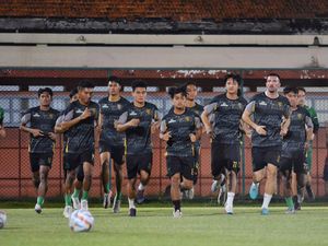 Pelatih Persebaya Cek Berat Badan Pemain Usai Libur Lebaran