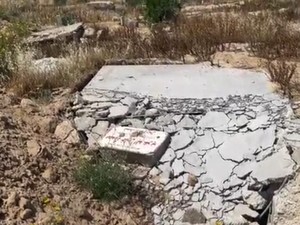 Tentara Israel Hancurkan Makam Warga Palestina di Khan Younis