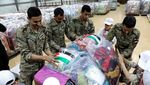 Militer Yordania Terjunkan Paket Lebaran ke Gaza