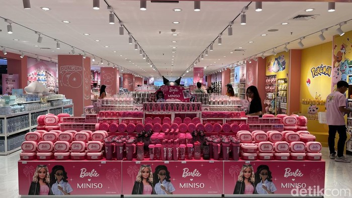 Miniso Pink Transmart di Kota Kasablanka