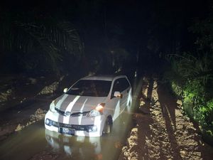 Kronologi Keluarga Ditemukan Tewas di Bungo, Mobil Terjebak di Lumpur
