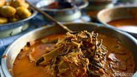 Gulai kapau yang berisikan nangka, kacang panjang, dan kol ini menjadi pelengkap sajian nasi kapau. Bisa ditemani dengan aneka lauk yang lezat. Foto: detikFood/Yenny Mustika Sari