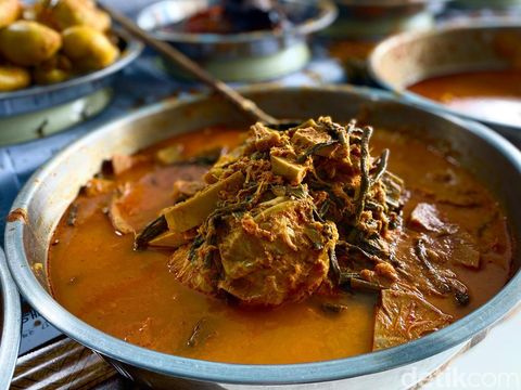 Nasi Kapau Ni Er di Los Lambuang Bukittinggi