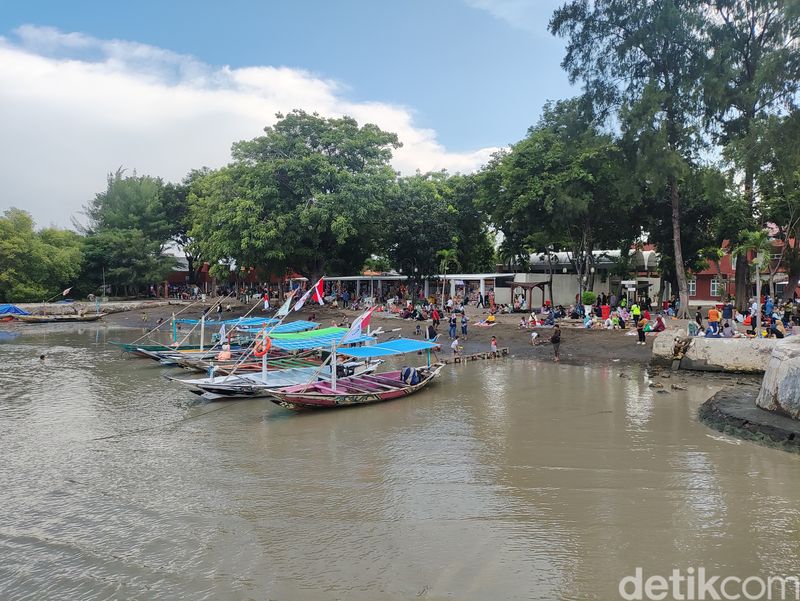 pantai kenjeran surabaya