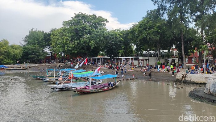 pantai kenjeran surabaya