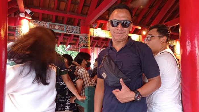 Antusiasme Memuncaki Dufan saat Pengunjung Berlomba Menjajal Sensasi Kora-Kora yang Mendebarkan