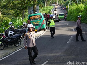 2 Pos Check Point Efektif Cegah Kecelakaan di Jalur Ekstrem Cangar-Pacet