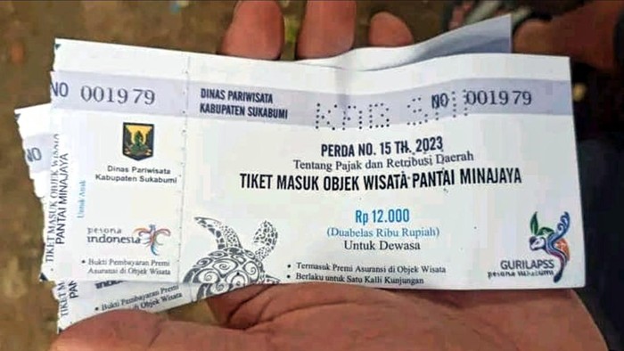 Salah satu tiket ke tempat wisata di Sukabumi yang dipersoalkan.