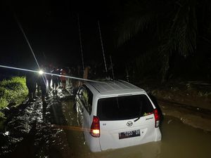 Fakta-fakta Sekeluarga Tewas dalam Mobil yang Terjebak Lumpur