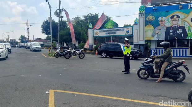 Simpang Papar, Kediri.
