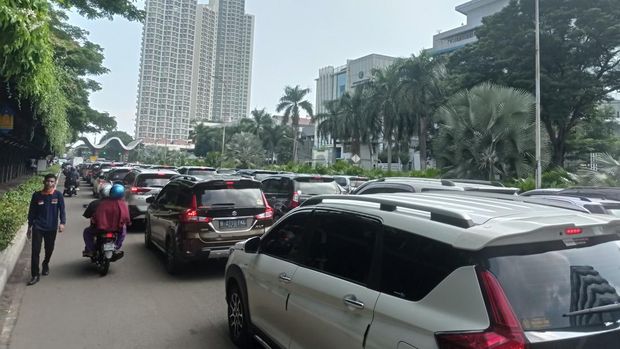 Situasi Gerbang Timur Taman Impian Jaya Ancol, Jakut, Sabtu (13/4/2024).