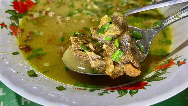 Sluurp! 5 Empal Gentong Terkenal di Cirebon yang Wajib Dicicipi