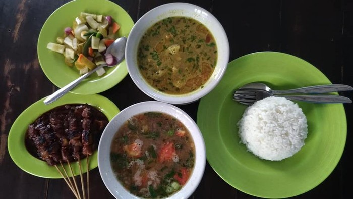Sluurp! 5 Empal Gentong Terkenal di Cirebon yang Wajib Dicicipi