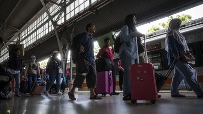Suasana Arus Balik Mulai Terlihat di Stasiun Pasar Senen