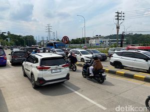 Puncak Arus Wisatawan di Sukabumi, Exit Tol Parungkuda Macet!