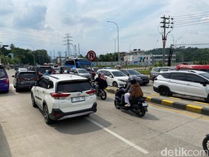 Puncak Arus Wisatawan di Sukabumi, Exit Tol Parungkuda Macet!