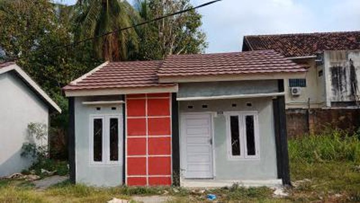 Penampakan depan rumah di Villa Bukit Katung