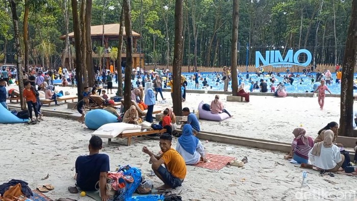 Wisata kolam pasir putih di Purwakarta
