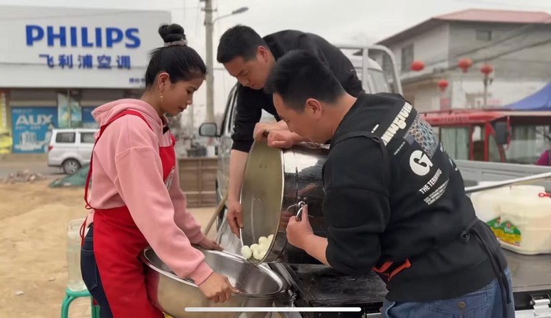 Wow! Yenny di China Masak 1000 Butir Telur Opor Wow! Yenny di China Masak 1000 Butir Telur Opor
