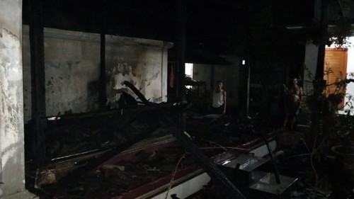 Bangunan bale sakanem milik warga di Desa Sembung Gede, Kecamatan Kerambitan, Tabanan, Bali, ludes terbakar, Minggu (14/4/2024). (Foto: Polsek Kerambitan)