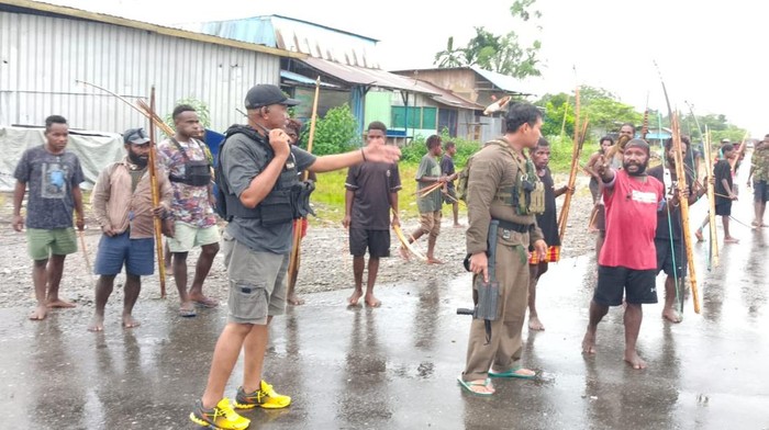 Dua kelompok warga di Nduga terlibat bentrok.