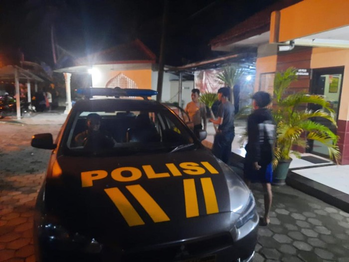 Dua remaja hendak tawuran di Kabupaten Bantul diamankan warga lalu diserahkan ke polisi, Minggu (14/4/2024) dini hari.