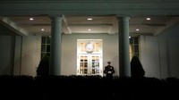 Tim presiden terus berkomunikasi dengan para pejabat Israel serta mitra dan sekutu lainnya. Serangan ini kemungkinan akan berlangsung selama beberapa jam. Presiden Biden telah menyatakan dengan jelas: dukungan kami untuk keamanan Israel sangat kuat. Amerika Serikat akan berdiri bersama rakyat Israel dan mendukung pertahanan mereka melawan ancaman dari Iran ini. (REUTERS/Bonnie Cash)