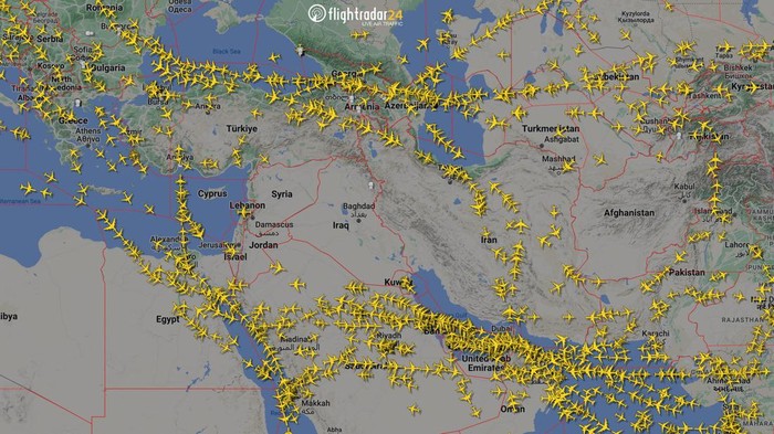 A graphical representation of air traffic shows airspace over Iran and the neighbouring Middle East at 0000 GMT, April 14, 2024. Flightradar24.Com/Handout via REUTERS    THIS IMAGE HAS BEEN SUPPLIED BY A THIRD PARTY NO RESALES. NO ARCHIVES. MANDATORY CREDIT