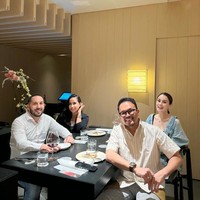 Banyak netizen memuji penampilan Jennifer Dunn kini yang makin cantik dengan tubuh langsing dan pipi tirusnya. Kurus deh skrg dulu agak isi, komentar salah seorang netizen. Cantik bgt mommy jeje, tambah komentar lain. Foto: Instagram/@jeje_haris89