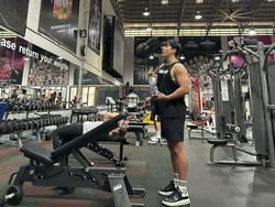 7 Potret Ganteng Kakak Jisoo BLACKPINK, Disebut Persis Adiknya Versi Kekar