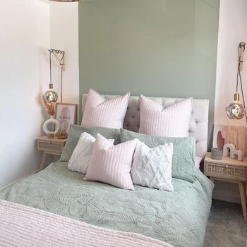 Kamar Tidur Warna Mint Green