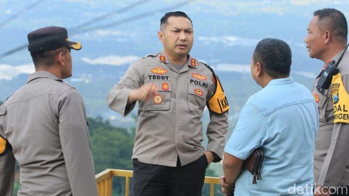 Kapolres Pasuruan AKBP Teddy Chandra
