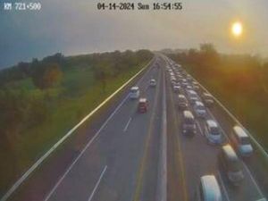 Kecelakaan Beruntun di KM 723, Arus Balik Tol Mojokerto-Surabaya Merambat