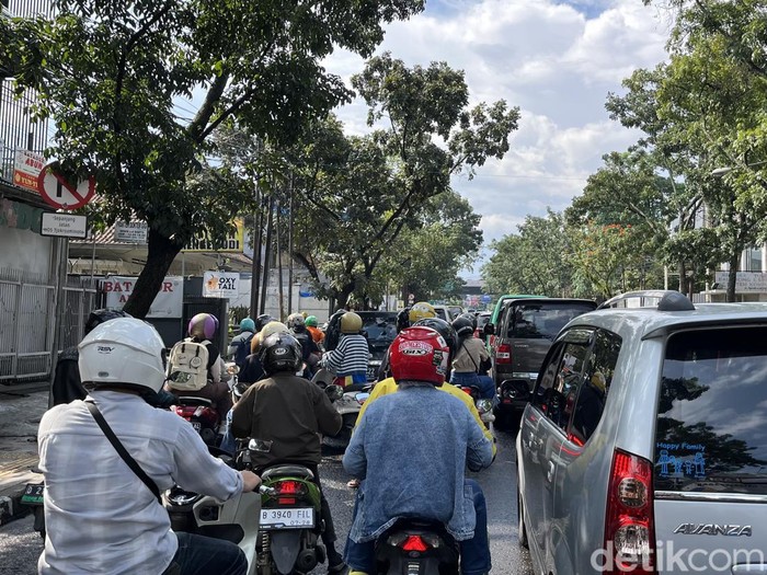 Macet di Kota Bandung.
