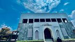 Mengintip Masjid Ar-Rohmat yang Megah di Pondok Cabe