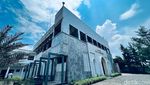 Mengintip Masjid Ar-Rohmat yang Megah di Pondok Cabe