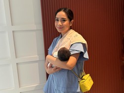 7 Foto Nagita Momong Baby Lily yang Diduga Diadopsi Keluarga Raffi Ahmad
