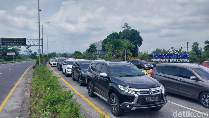 Pantauan simpang Karanglo padat