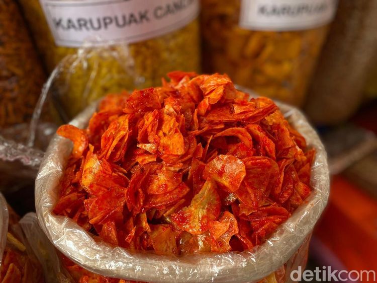 Keripik Sanjai hingga Kalian Jariang Bisa Beli di Pasar Atas Bukittinggi